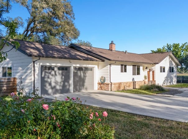 21800 River Road, Geyserville, CA 95441