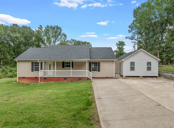 2001 Glennwood Hills Drive, Spartanburg, SC 29307
