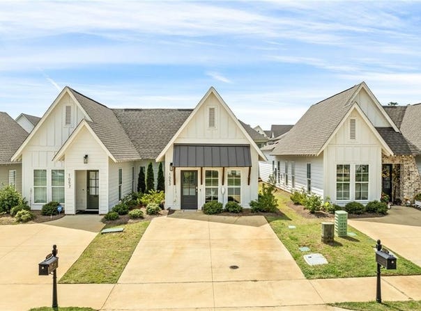 1053 BURROW Circle, OPELIKA, AL 36801