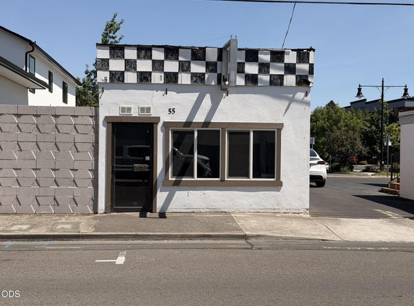 55 S 2nd Street, Central Point, OR 97502