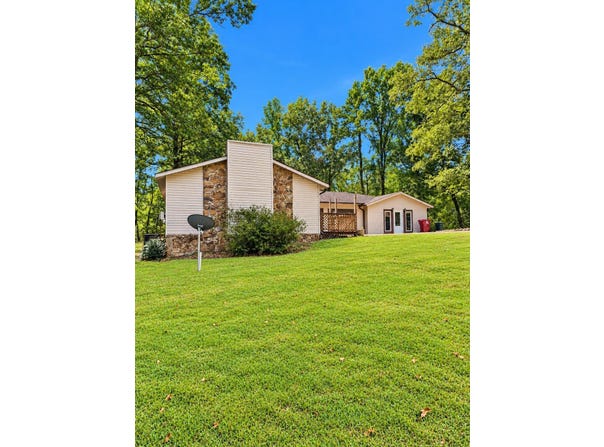 321 WILLOW St, Hamilton, AL 35570