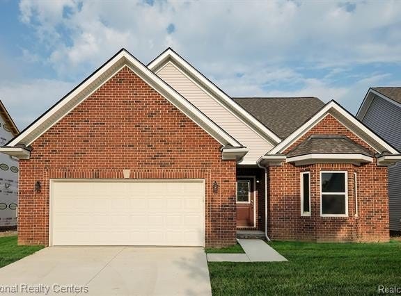 360 Devonshire (MOVE IN READY) Drive, Lapeer, MI 48446
