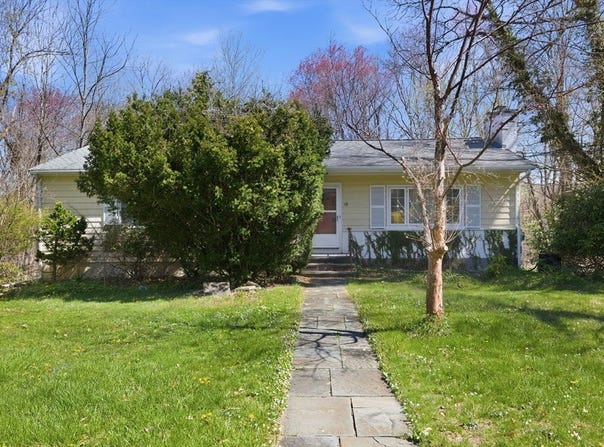 18 Wyman Road, Lexington, MA 02420