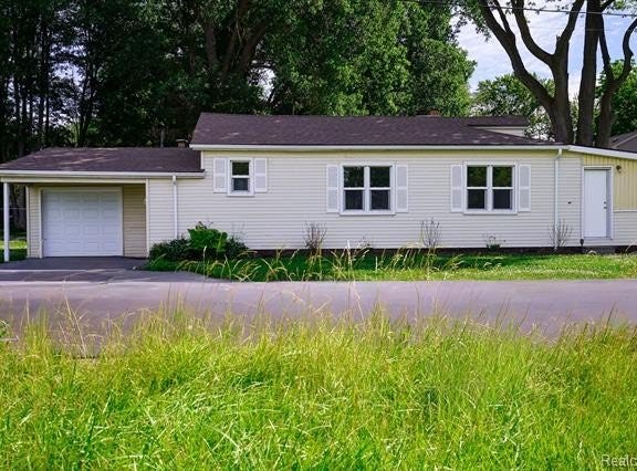 36807 JEFFERSON Avenue, Harrison Twp, MI 48045