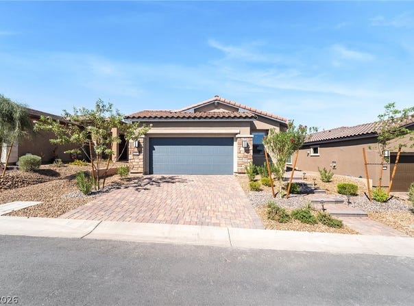 53 Lake Bluff Court, Henderson, NV 89011