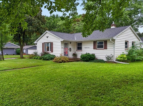 4313 School Road, Madison, WI 53704-1309