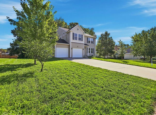 1642 Salisbury SE, Lowell, MI 49331