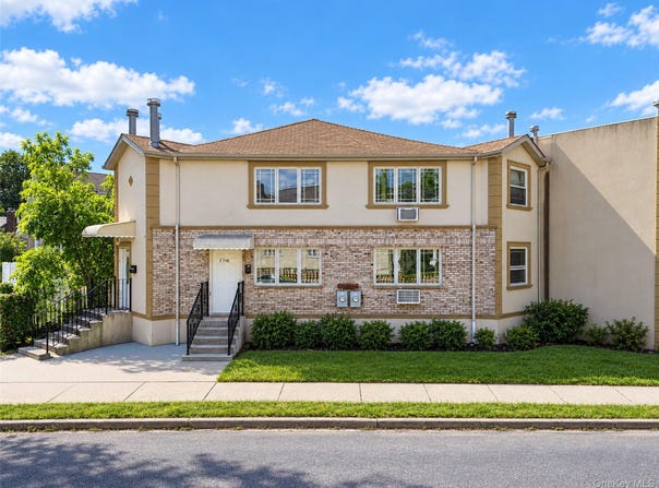 577 Aztec Place, Far Rockaway, NY 11691