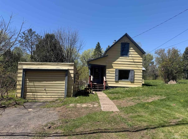 213 S Range Road, Ironwood, MI 49938-1111