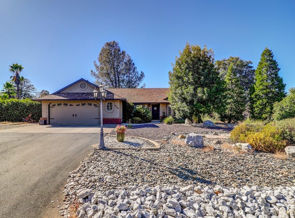 6720 Stallion Ridge Road, Anderson, CA 96007