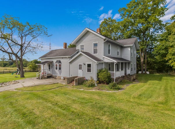3771 Reading Road E, Osseo, MI 49266