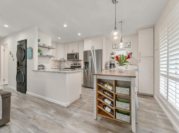 140 UWAPO Rd, Kihei, HI 96753
