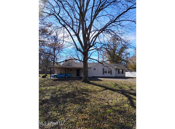 1152 Oakhurst Avenue, Clarksdale, MS 38614