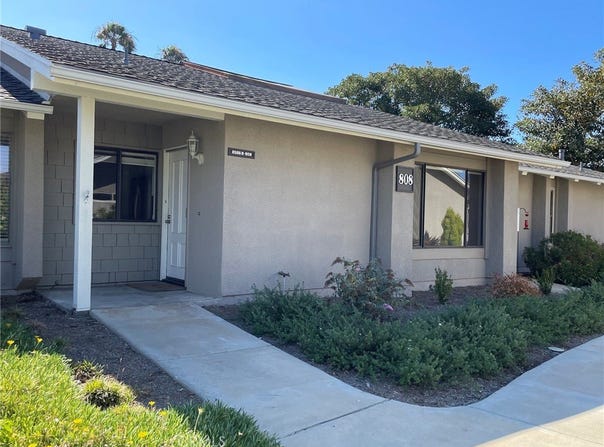 8566 Larkhall Circle, Huntington Beach, CA 92646