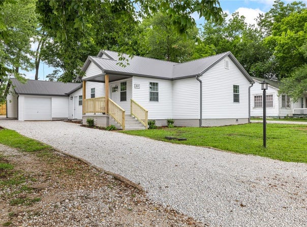 211 Lincoln Avenue, Harrison, AR 72601