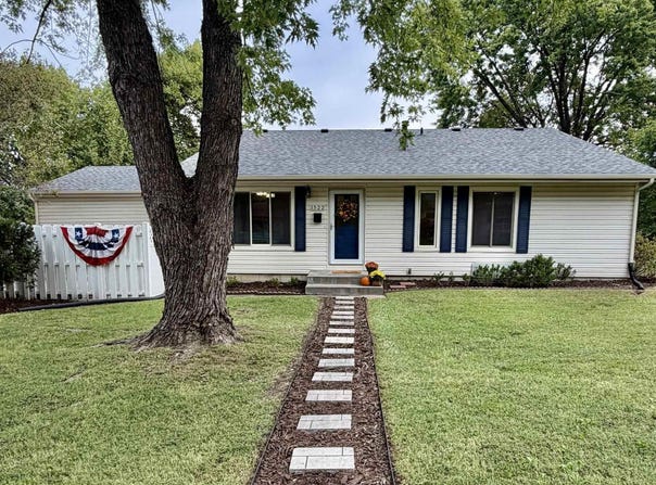 1522 SW McAlister AVE, Topeka, KS 66604