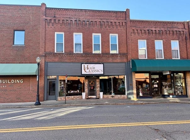105 E Grayson St, Galax, VA 24333
