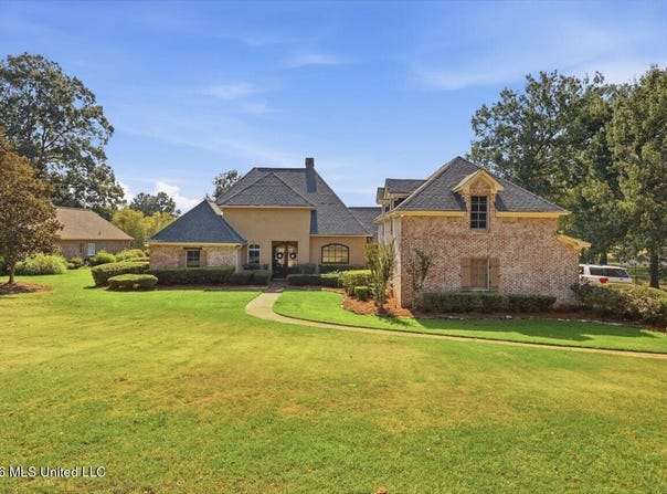 110 Lake Ridge Drive, Madison, MS 39110