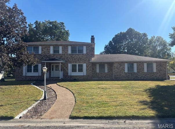 660 W 3rd, Trenton, IL 62293