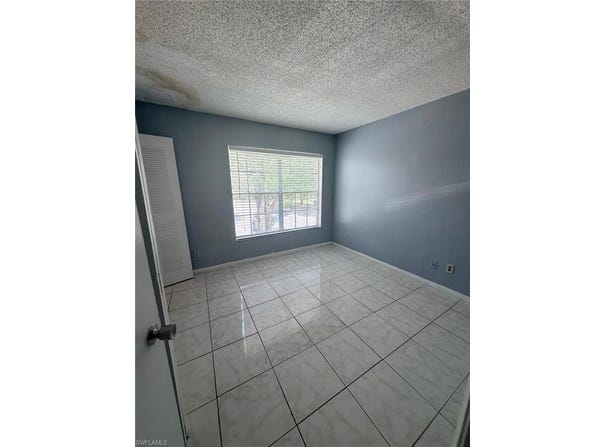 100 Santa Clara Dr, NAPLES, FL 34104