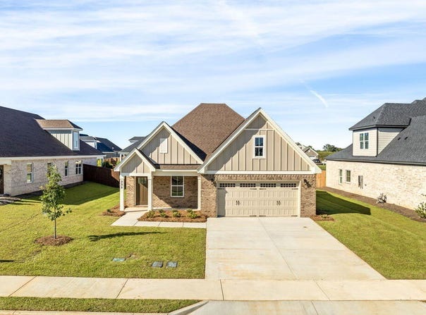 232 Zinnia Lane, Dothan, AL 36305