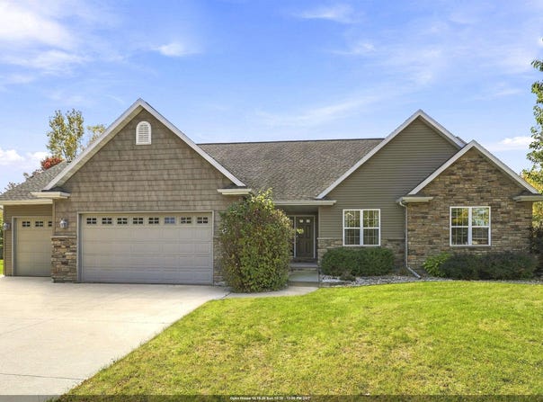 2701 E GLENHURST Lane, APPLETON, WI 54913-8086