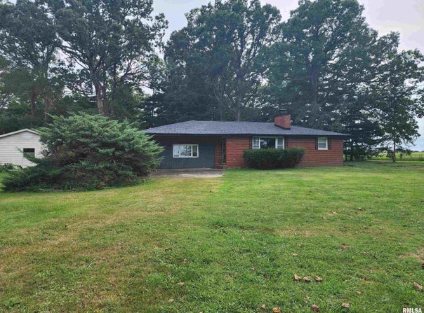 33 Kender Lane, Dawson, IL 62520
