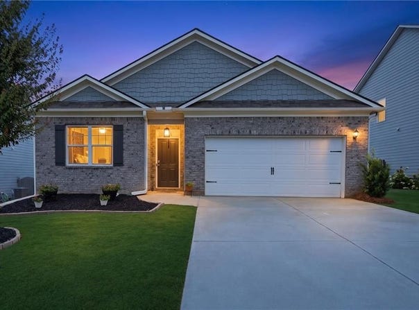 450 Starbuck Parkway, Pendergrass, GA 30567