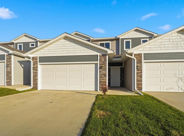 803 Campusside Place, Norwalk, IA 50211