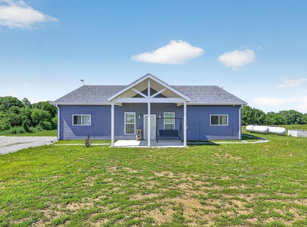 25385 U.S. 54, Walker, MO 64790