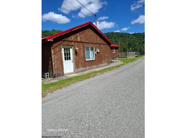 8248 Alton Road, Adrian, WV 26210