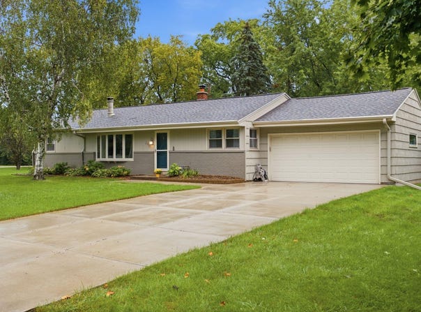 240 Prospect Dr, Brookfield, WI 53005