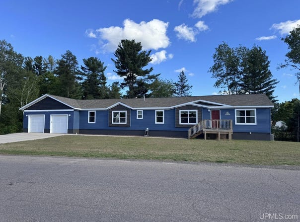 1685 Ellsworth Street, Ishpeming, MI 49849