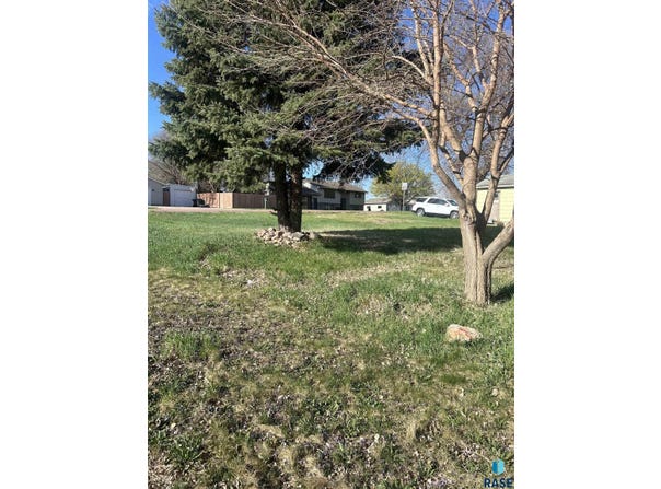 101 Main Ave, Garretson, SD 57030