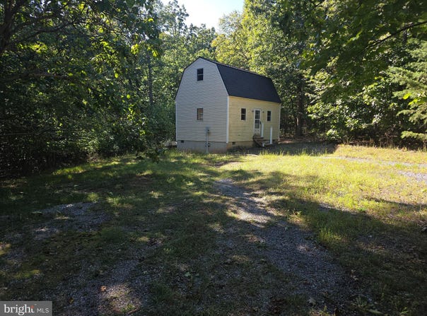 CLAVIUS Way, HEDGESVILLE, WV 25427