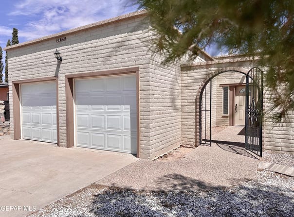 2412 RED SAILS Drive, El Paso, TX 79936