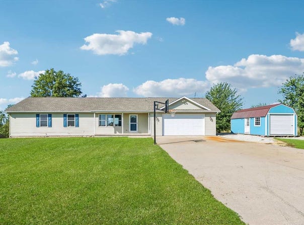 2935 N Drive, Parnell, IA 52325