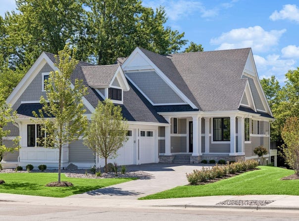 270 Wayzata Boulevard E, Wayzata, MN 55391