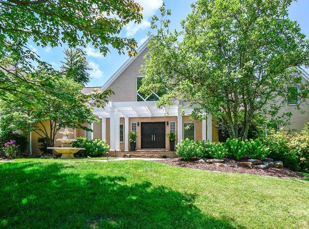 2433 Lakeridge Drive, Newburgh, IN 47630