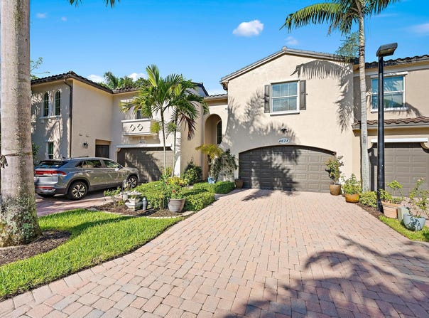 4673 MEDITERRANEAN Circle, Palm Beach Gardens, FL 33418