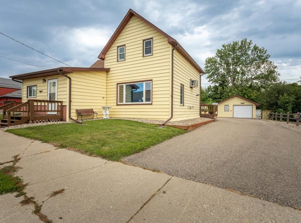 23 1st Avenue SW, Glenwood, MN 56334