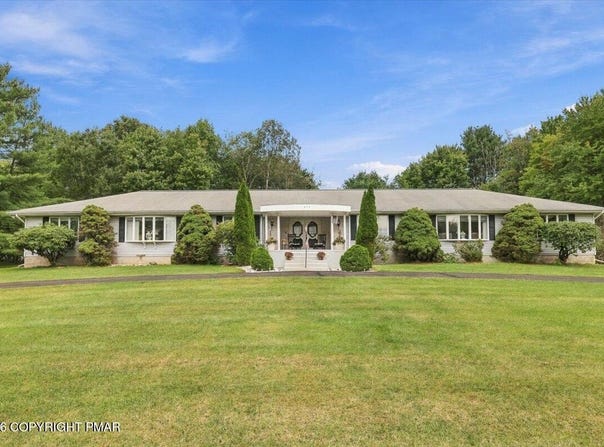 612 Sunlite Lane, Stroudsburg, PA 18360