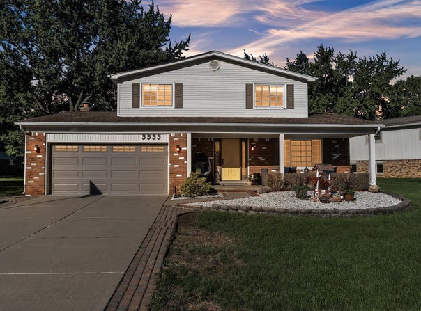 5555 Patterson Drive, Troy, MI 48085