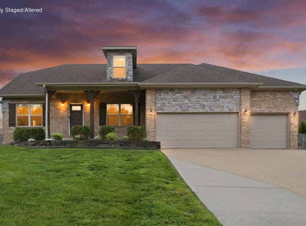 1813 N 7th Avenue, Ozark, MO 65721