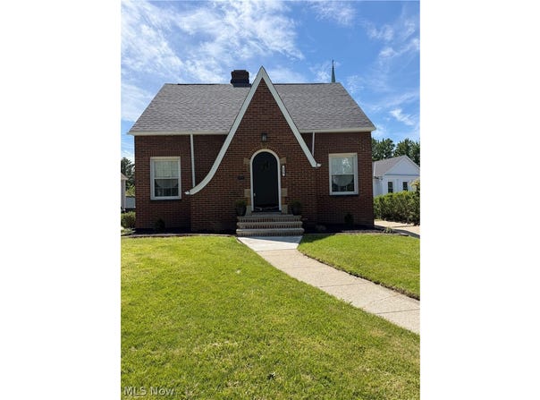 230 E 211th Street, Euclid, OH 44123