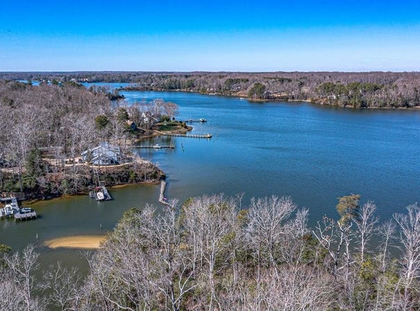 407 Loblolly Ln, WEEMS, VA 22576