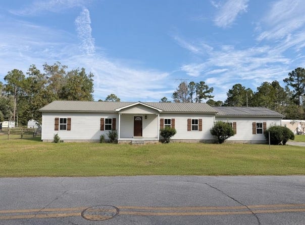 2008 REEVES AVE, Nashville, GA 31639