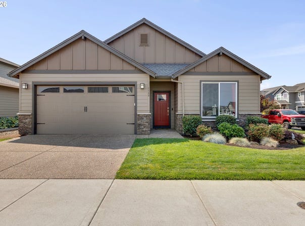 1149 S WALNUT St, Canby, OR 97013
