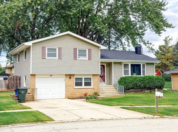 126 Bunkerhill Avenue, South Elgin, IL 60177