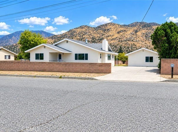 488 E Victory Avenue, Banning, CA 92220